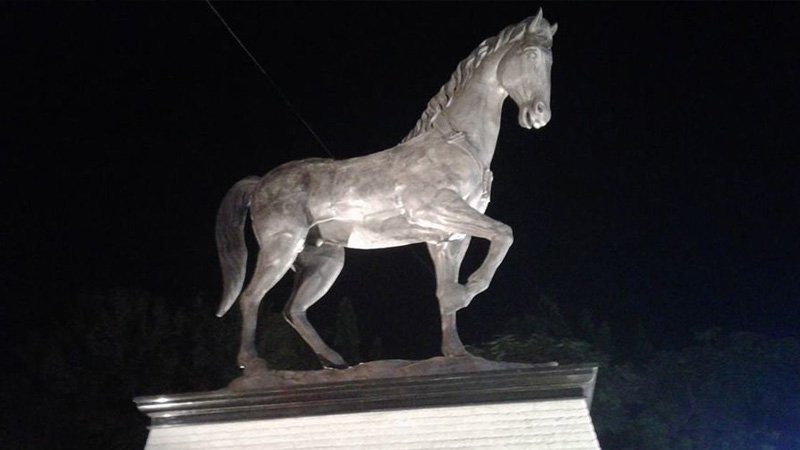 The new horse statue in Kala Ghoda embodies Mumbai’s efforts to create a false memory