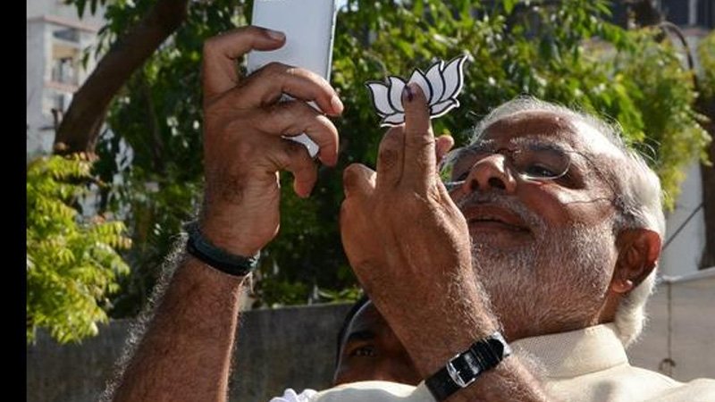 Why is India suddenly taking selfies of its ink-stained fingers?